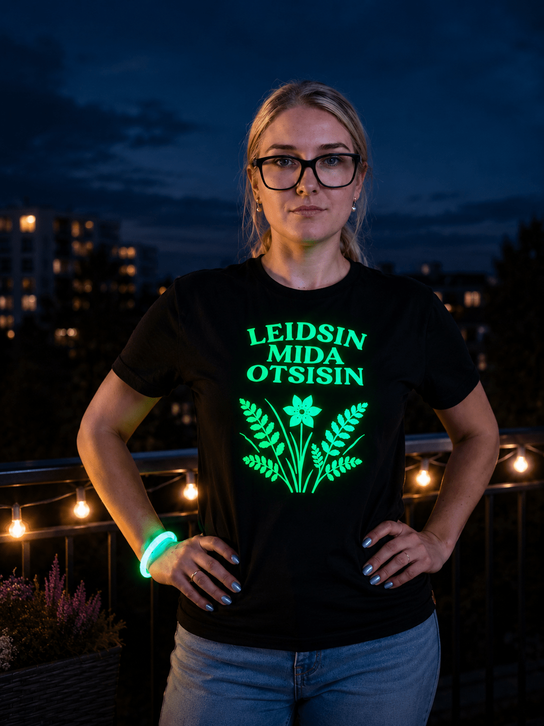 Helendav jaanipäeva T-särk "Leidsin mida otsisin" koos patareitoitel käepaelaga